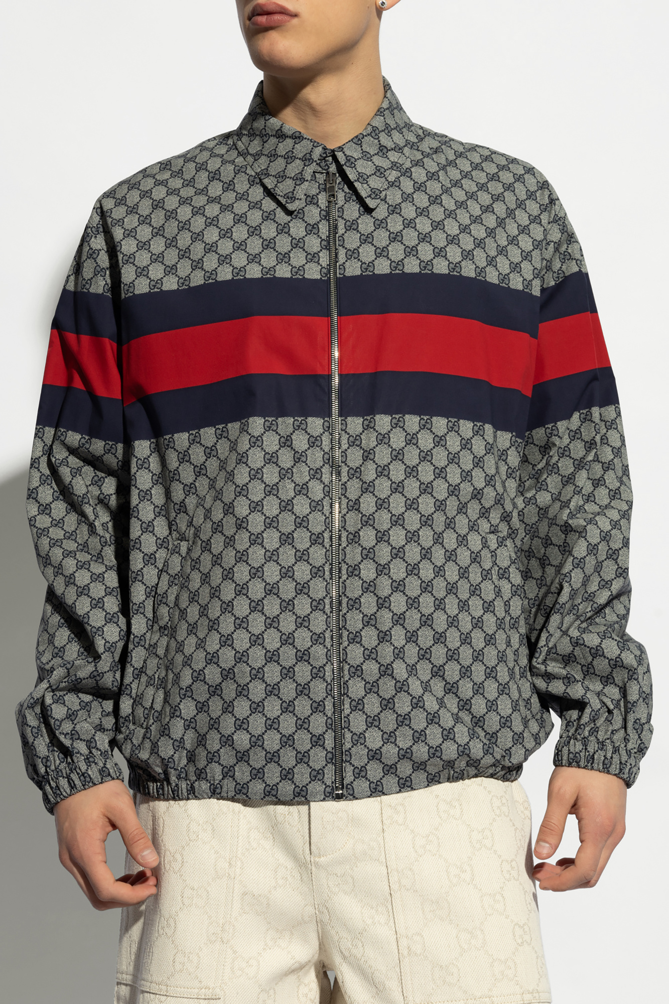 SchaferandweinerShops Switzerland Grey Jacket with monogram Gucci Gucci Ophidia GG chain wallet